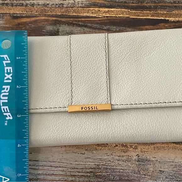 Fossil genuine leather long wallet - Light Green - Inside Light Grey - Picture 9 of 9